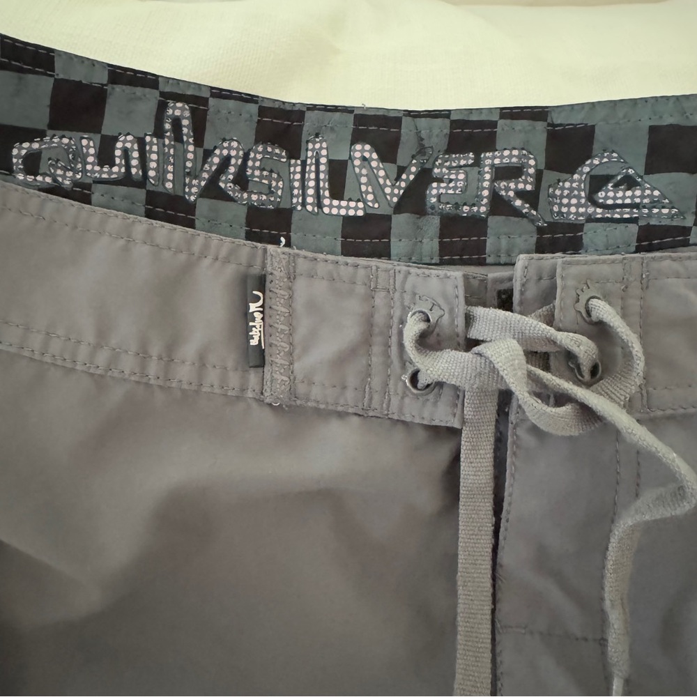 Quiksilver Men’s Gray Board Shorts Size 38‎ Surf Swim Trunks - Picture 6 of 10